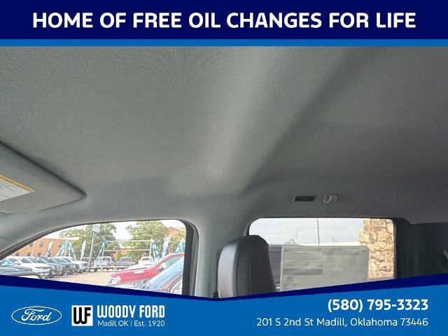 2027 Ford Super Duty F-350 DRW LARIAT 4WD Crew Cab 8' Box