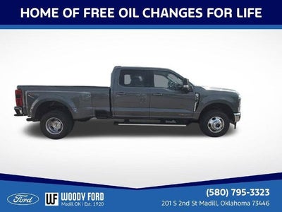 2027 Ford Super Duty F-350 DRW LARIAT 4WD Crew Cab 8' Box