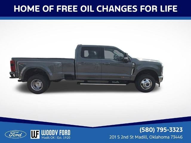 2027 Ford Super Duty F-350 DRW LARIAT 4WD Crew Cab 8' Box