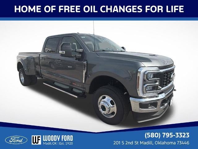 2027 Ford Super Duty F-350 DRW LARIAT 4WD Crew Cab 8' Box