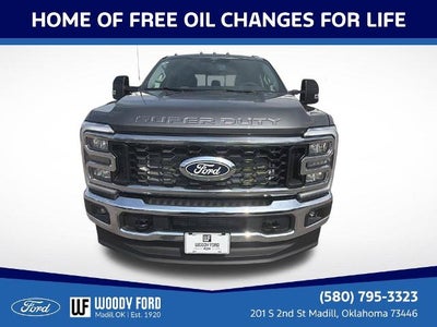 2027 Ford Super Duty F-350 DRW LARIAT 4WD Crew Cab 8' Box