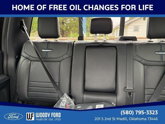 2026 Ford Super Duty F-350 DRW Platinum 4WD Crew Cab 8' Box