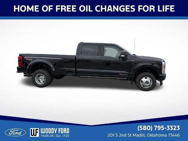 2026 Ford Super Duty F-350 DRW Platinum 4WD Crew Cab 8' Box