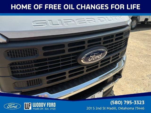 2026 Ford Super Duty F-350 DRW XL 4WD Crew Cab 8' Box