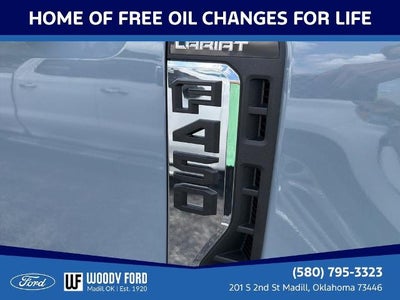 2026 Ford Super Duty F-450 DRW LARIAT 4WD Crew Cab 8' Box