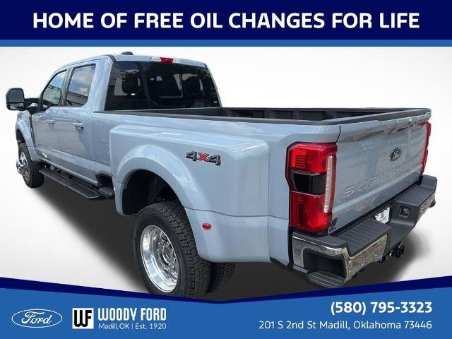 2026 Ford Super Duty F-450 DRW LARIAT 4WD Crew Cab 8' Box