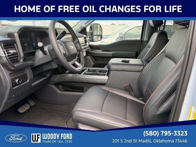 2026 Ford Super Duty F-450 DRW LARIAT 4WD Crew Cab 8' Box