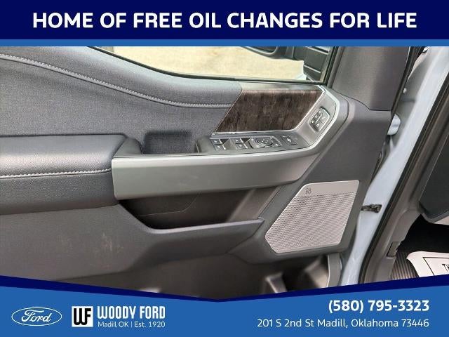 2026 Ford Super Duty F-450 DRW LARIAT 4WD Crew Cab 8' Box