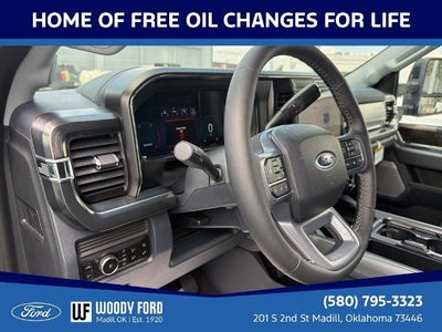 2026 Ford Super Duty F-450 DRW LARIAT 4WD Crew Cab 8' Box