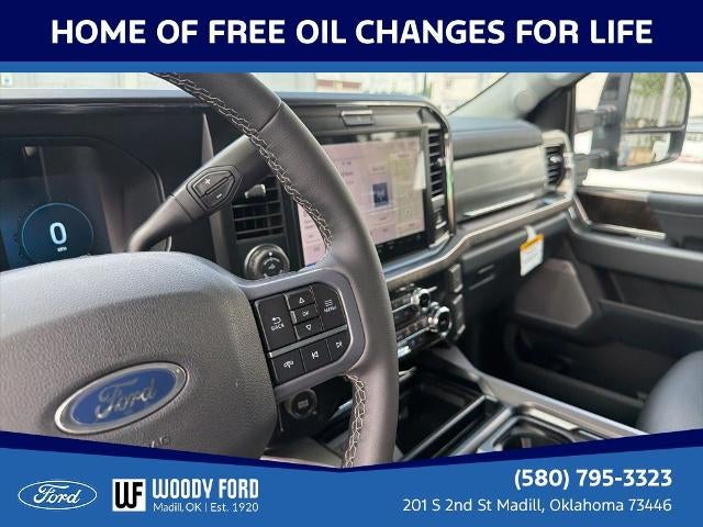 2026 Ford Super Duty F-450 DRW LARIAT 4WD Crew Cab 8' Box