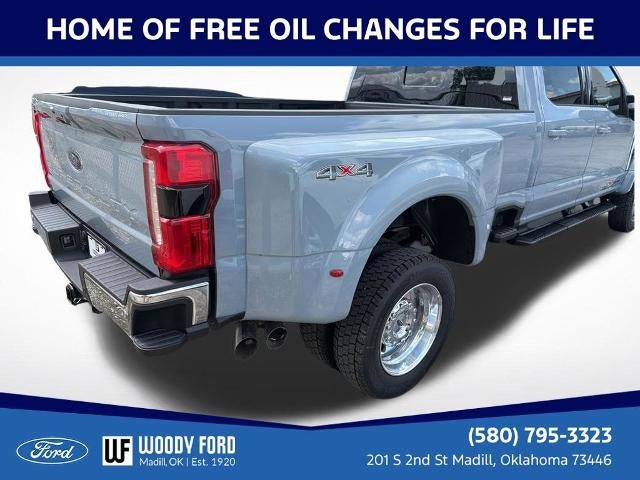 2026 Ford Super Duty F-450 DRW LARIAT 4WD Crew Cab 8' Box
