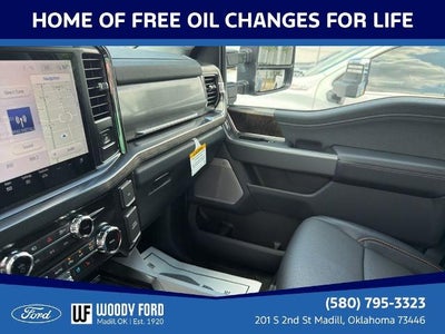 2026 Ford Super Duty F-450 DRW LARIAT 4WD Crew Cab 8' Box