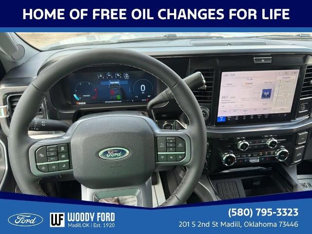 2026 Ford Super Duty F-450 DRW LARIAT 4WD Crew Cab 8' Box