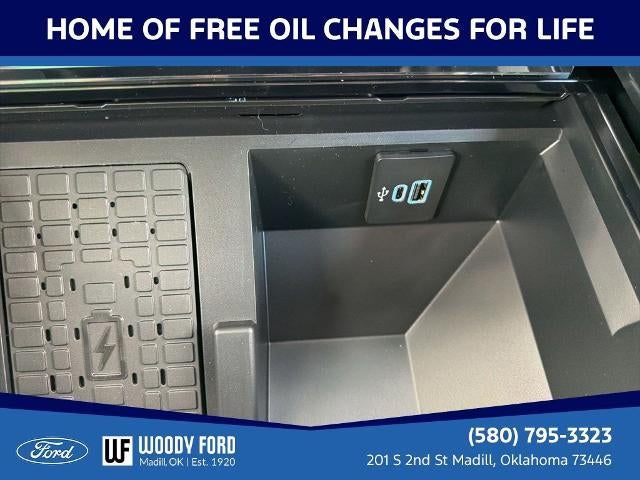 2026 Ford Super Duty F-450 DRW LARIAT 4WD Crew Cab 8' Box