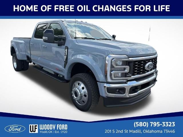 2026 Ford Super Duty F-450 DRW LARIAT 4WD Crew Cab 8' Box