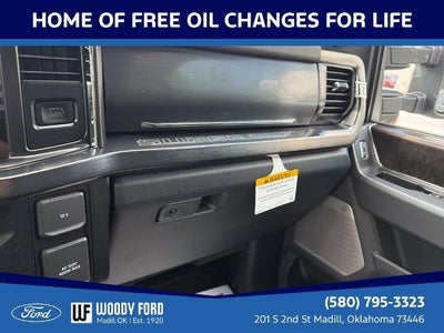2026 Ford Super Duty F-450 DRW LARIAT 4WD Crew Cab 8' Box