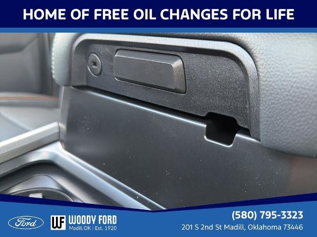 2026 Ford Super Duty F-450 DRW LARIAT 4WD Crew Cab 8' Box