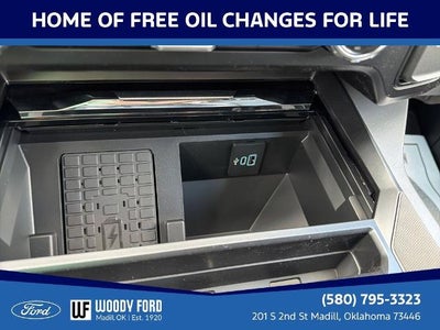 2026 Ford Super Duty F-450 DRW LARIAT 4WD Crew Cab 8' Box