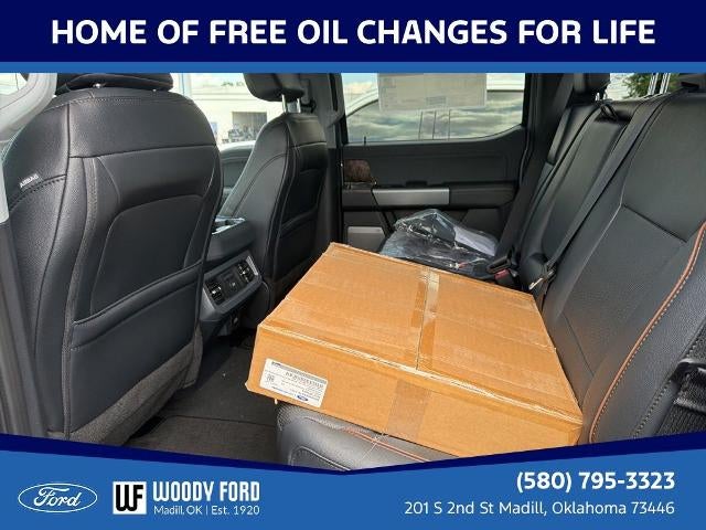 2026 Ford Super Duty F-450 DRW LARIAT 4WD Crew Cab 8' Box