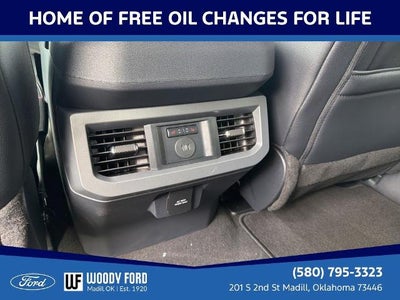 2026 Ford Super Duty F-450 DRW LARIAT 4WD Crew Cab 8' Box