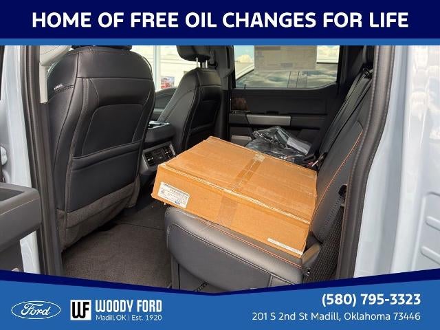 2026 Ford Super Duty F-450 DRW LARIAT 4WD Crew Cab 8' Box