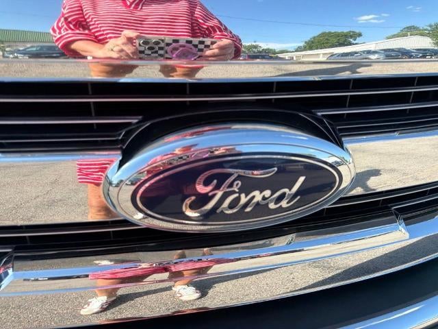 2017 Ford F-150 Lariat 4WD SuperCrew 5.5' Box