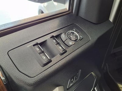 2017 Ford F-150 Lariat 4WD SuperCrew 5.5' Box