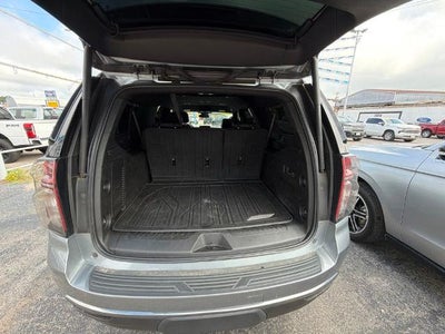 2023 Chevrolet Suburban 2WD LT