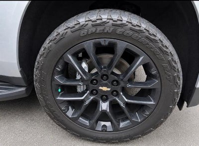 2023 Chevrolet Suburban 2WD LT