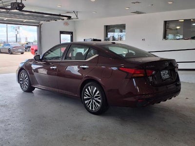 2024 Nissan Altima 2.5 SV Sedan