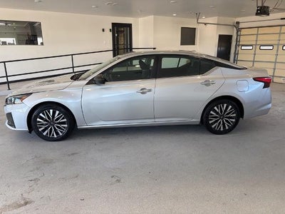 2024 Nissan Altima 2.5 SV Sedan