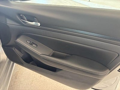 2024 Nissan Altima 2.5 SV Sedan