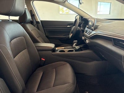2024 Nissan Altima 2.5 SV Sedan