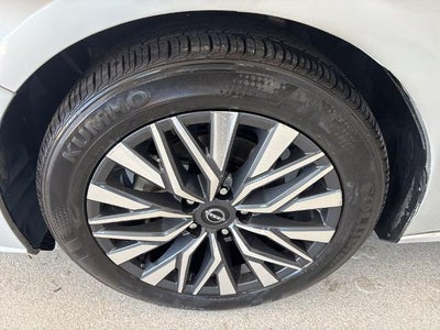 2024 Nissan Altima 2.5 SV Sedan