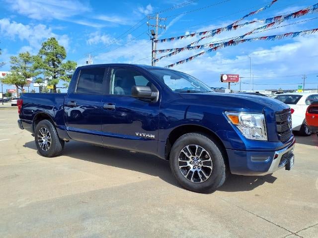 2022 Nissan Titan 4x2 Crew Cab SV
