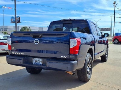 2022 Nissan Titan 4x2 Crew Cab SV