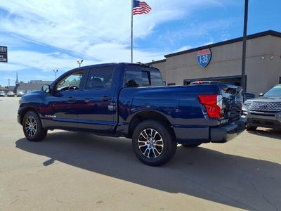 2022 Nissan Titan 4x2 Crew Cab SV