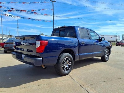 2022 Nissan Titan 4x2 Crew Cab SV