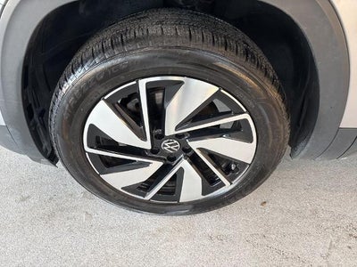 2024 Volkswagen Atlas 2.0T SE w/Technology 4MOTION