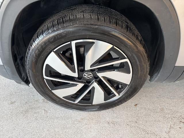 2024 Volkswagen Atlas 2.0T SE w/Technology 4MOTION