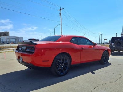 2021 Dodge Challenger SXT RWD
