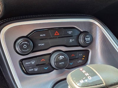2021 Dodge Challenger SXT RWD