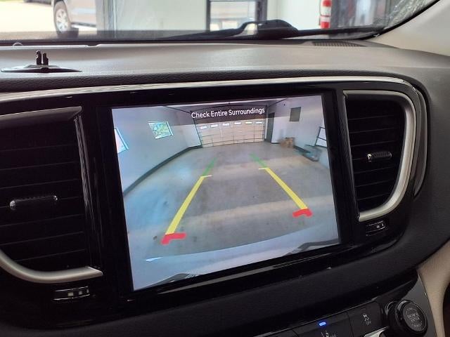 2022 Chrysler Pacifica Touring L FWD