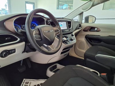 2023 Chrysler Voyager LX FWD