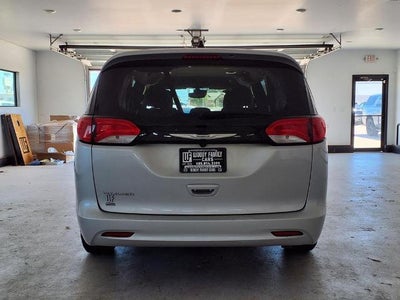 2023 Chrysler Voyager LX FWD