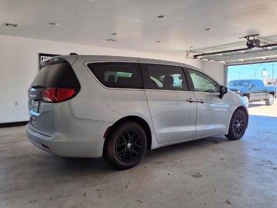 2023 Chrysler Voyager LX FWD