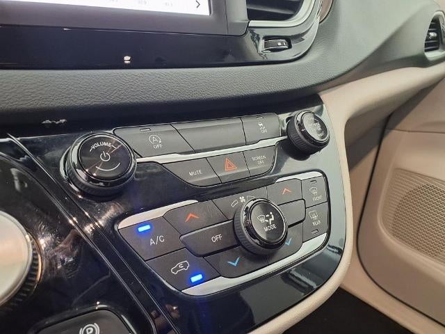 2023 Chrysler Voyager LX FWD