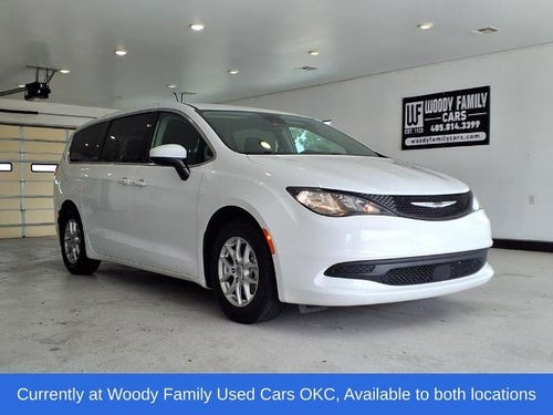 2023 Chrysler Voyager LX FWD