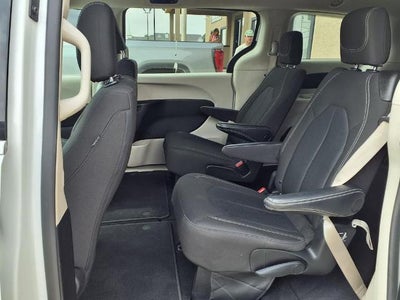 2023 Chrysler Voyager LX FWD