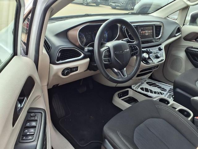 2023 Chrysler Voyager LX FWD